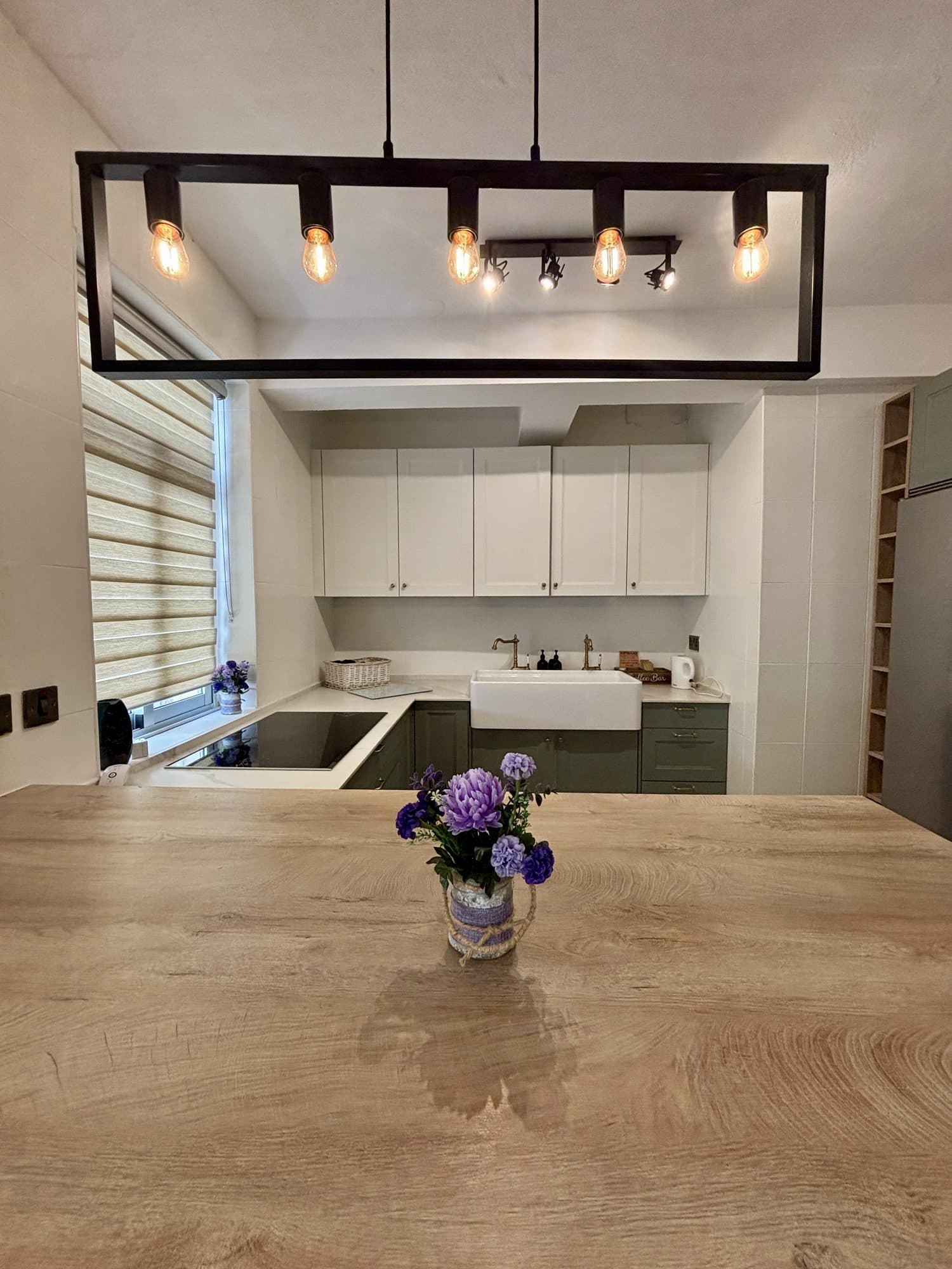 Family Stylish — 3-Bedroom Off Main Street — photo 2