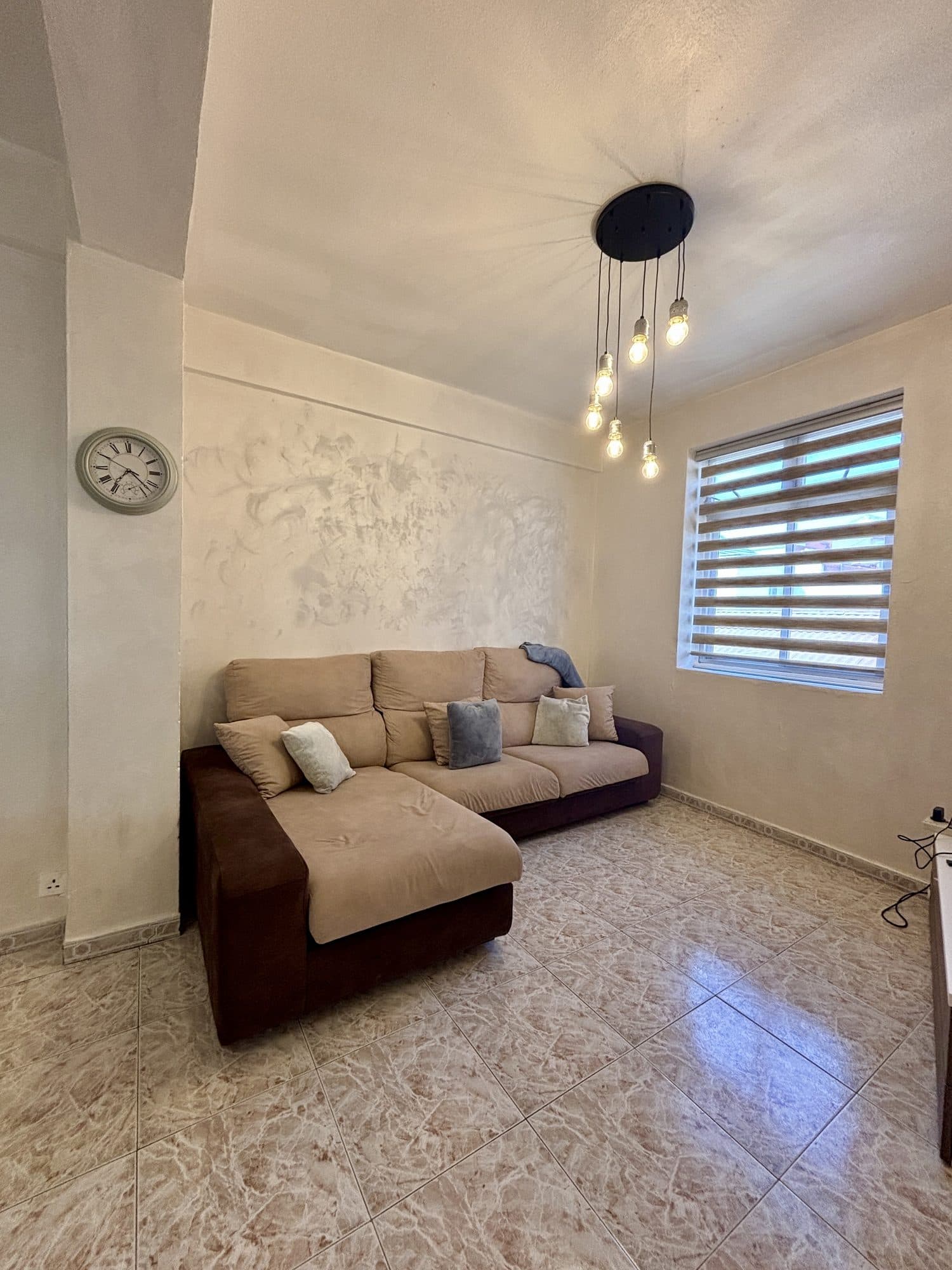 Family Stylish — 3-Bedroom Off Main Street — photo 3